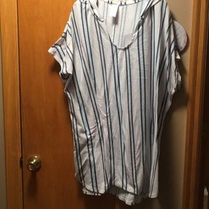 Women’s Time and Tru Hooded swim suit Cover Up. Size 3X